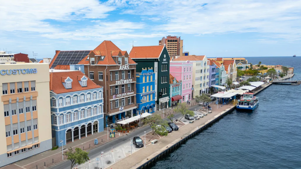 Curaçao Investor Permit Program, Carrabian, houses and the ocean